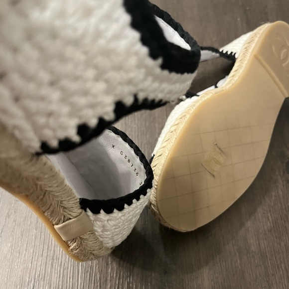 CHANEL 22C Braided Knit Crochet Two Tone CC Flat Espadrille Sandals - Picture 5 of 8